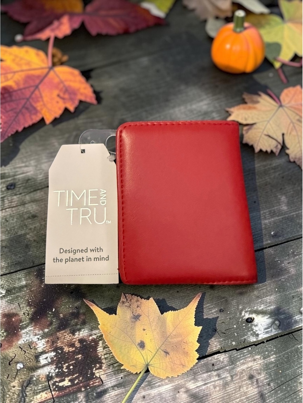 NWT Time and Tru Bull Red Twofold Wallet Zip Coin Pocket Gold Hardware